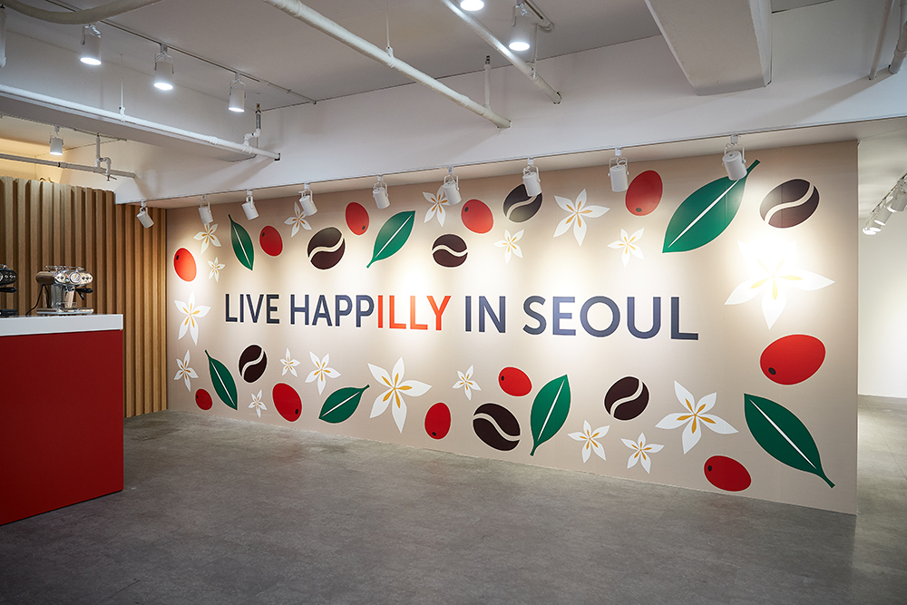 LIVE HAPPILLY IN SEOUL​​​